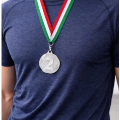 Klasszikus ezüstérem 2-es számmal - átmérő: 5 cm