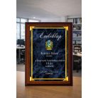 Kék-arany színű plakett felirattal 