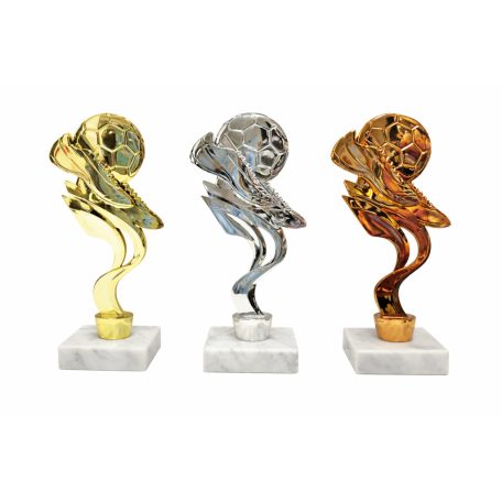 Ezüst focis figura labdával márványon 20 cm