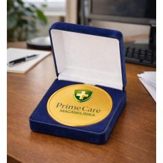 Fém arany plakett színes UV nyomattal, plüss díszdobozban