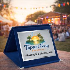 Kék plüss mappa fém plakettel