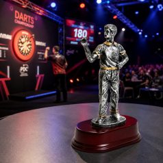 Darts verseny díj - prémium resin szobor 22,5 cm