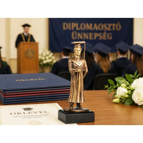 Diplomás figura trófea – ballagási és diplomaosztó díj, elegáns szobor