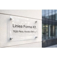   Modern plexi cégtábla távtartóval – UV nyomtatva több méretben