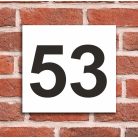 Fehér fém házszám