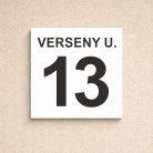 Fehér házszámtábla utcanévvel - több méretben