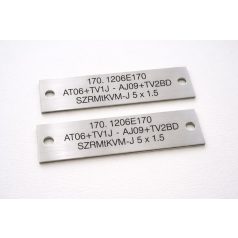   Gravírozott fém kábeljelölő tábla - 8,5 x 2 cm ezüst színű