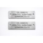 Gravírozott fém kábeljelölő tábla - 8,5 x 2 cm ezüst színű