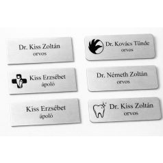   Gravírozott mágneses névkitűző - ezüst színű fémhatású műanyag