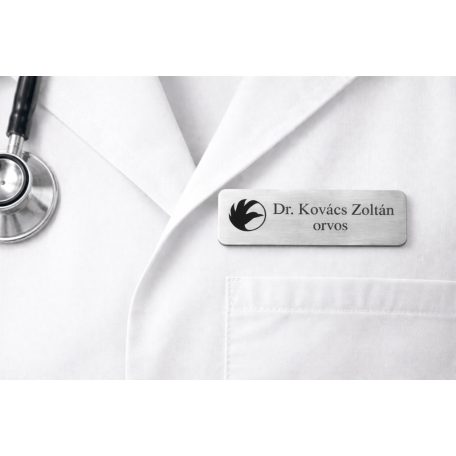 Gravírozott mágneses névkitűző - ezüst színű fémhatású műanyag