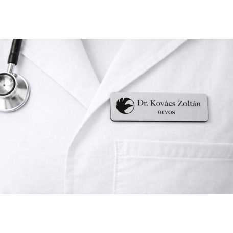 Gravírozott mágneses névkitűző - matt szürke színű műanyag